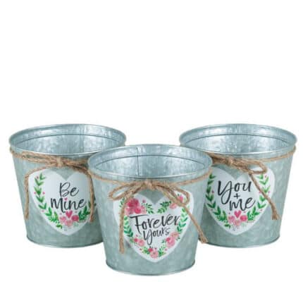 Round Pot 7"x6" w/heart desig